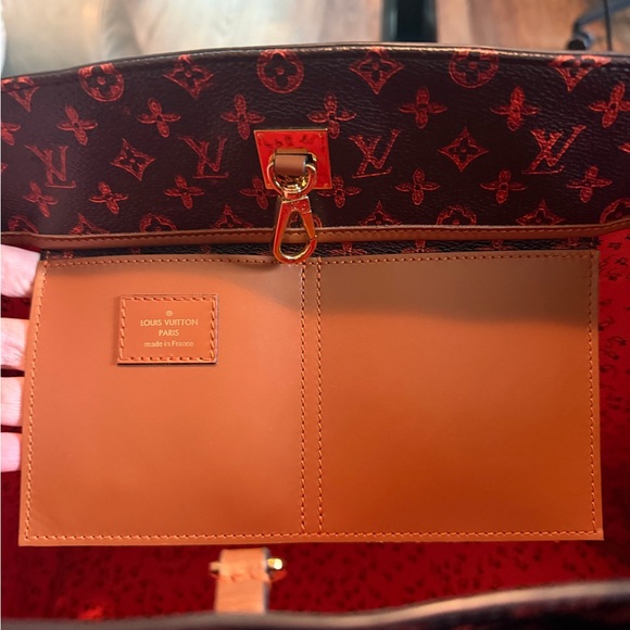 Louis Vuitton Monogram Red and Brown Interior Bag - Picture 7 of 11
